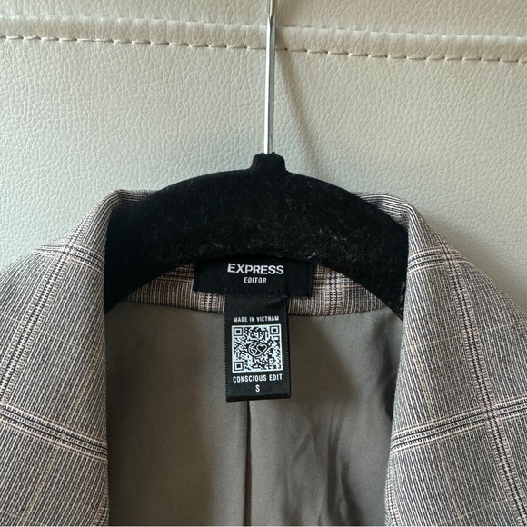 Express Women's Gray Checkered Blazer | Editor Plaid 24" Blazer | Size S - Picture 4 of 14